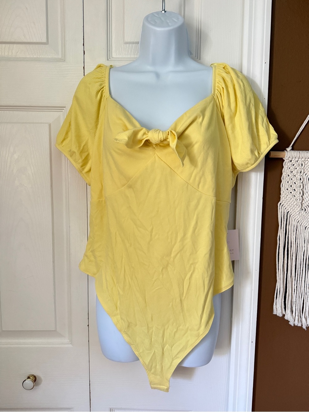 NWT Lauren Conrad Yellow Ribbed Puff Sleeve Tie Front Body Suit / Size XXL